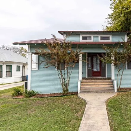 Rent this 2 bed house on New Testament Spirit of Life Church in 1101 East Crockett Street, San Antonio