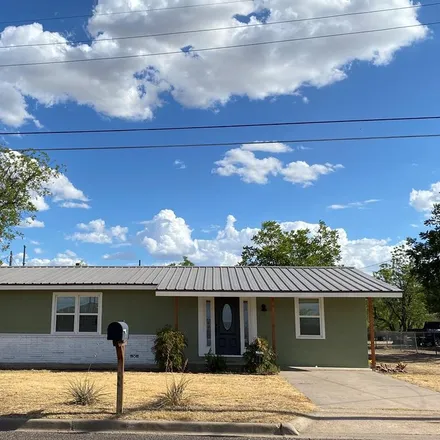 Rent this 3 bed house on 117 East 39th Street in San Angelo, TX 76903