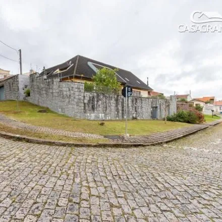 Buy this 5 bed house on Rua Alcides Terézio de Carvalho 526 in Guabirotuba, Curitiba - PR