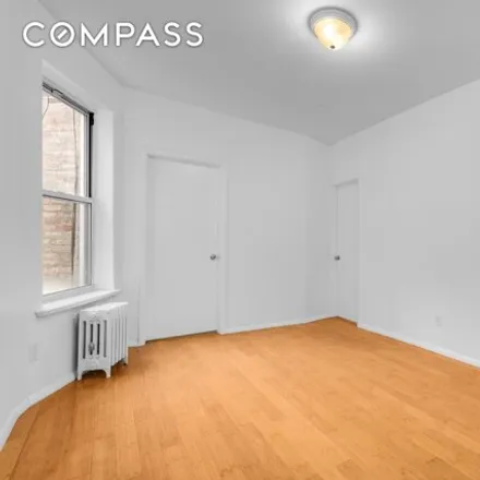 Image 3 - 451 West 44th Street, New York, NY 10036, USA - House for rent