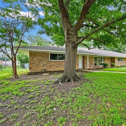 Rent this 3 bed house on 3745 Glenmont Drive in Fort Worth, TX 76133