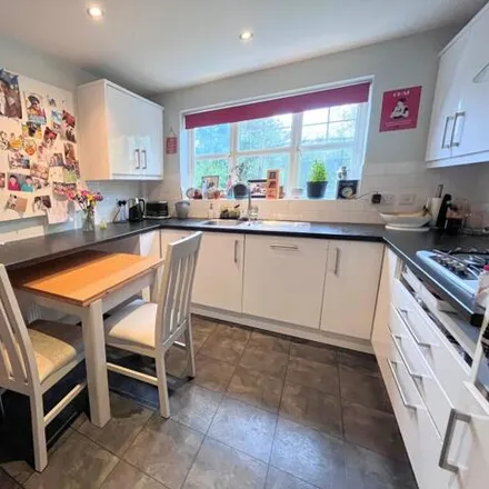 Image 3 - Charwood Close, Shenley, WD7 9LH, United Kingdom - House for sale