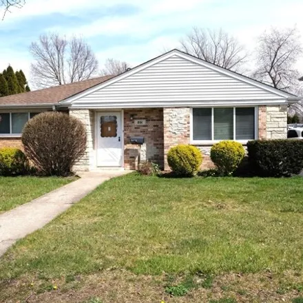 Rent this 2 bed house on 899 East Grant Drive in Des Plaines, IL 60016