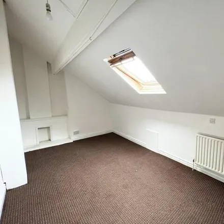 Image 7 - Moor Bottom Road, Huddersfield, HD1 3JN, United Kingdom - Townhouse for rent