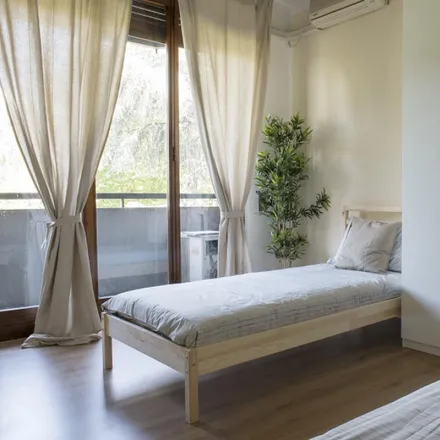 Rent this 4 bed room on Via Bronzino in 20129 Milan MI, Italy