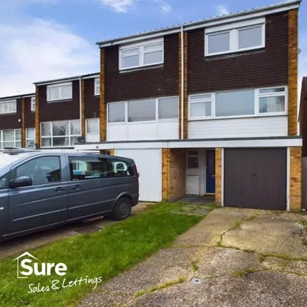 Buy this 4 bed townhouse on unnamed road in Hemel Hempstead, HP2 4RW