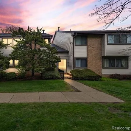 Buy this 2 bed condo on 4698 Laurel Club Circle in Orchard Lake Village, West Bloomfield Charter Township