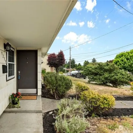 Image 7 - 9239 9th Ave SW, Seattle, Washington, 98106 - House for sale
