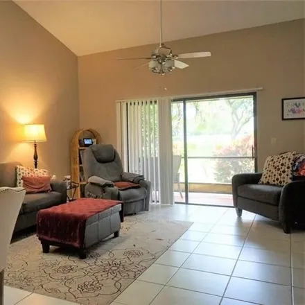 Image 2 - 300 Windwood Boulevard, Boca Raton, FL 33431, USA - House for sale