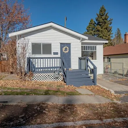 Buy this 2 bed house on 795 Roseway Drive in Klamath Falls, OR 97601