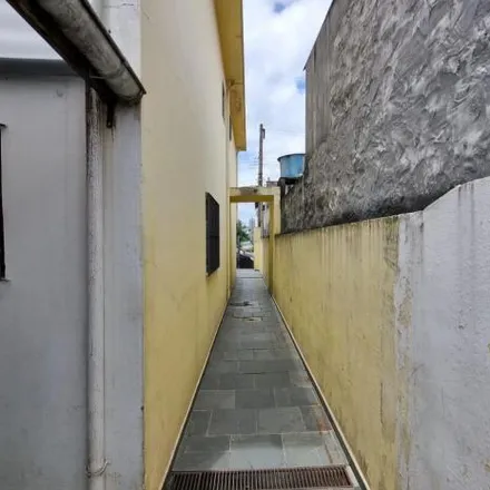 Rent this 2 bed house on Brabo's Hamburgueria in Rua Nair Marques de Souza, Jardim Bontempo