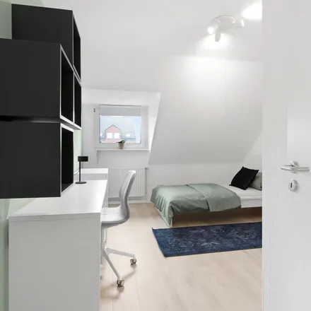 Rent this 2 bed apartment on Schimmelstraße 5 in 44309 Dortmund, Germany