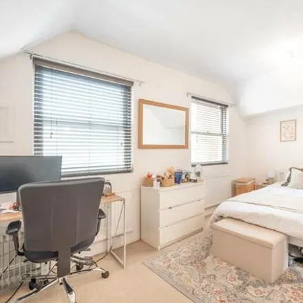 Image 3 - Rosslyn Hill, Camden, London, Nw3 - Apartment for sale