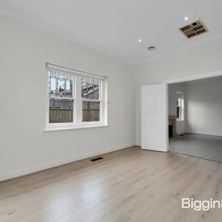 Image 9 - Eglinton Street, Kew VIC 3101, Australia - Apartment for rent