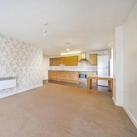 Image 3 - Park Lodge Avenue, London, UB7 9AB, United Kingdom - Apartment for rent