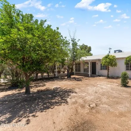 Buy this 3 bed house on 2184 South Montezuma Avenue in Tucson, AZ 85711