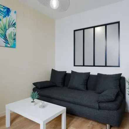 Image 6 - 24 Rue Saint-Saëns, 13001 Marseille, France - Apartment for rent