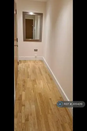 Image 3 - 35 Lincoln Plaza, Millwall, London, E14 9DR, United Kingdom - Apartment for rent