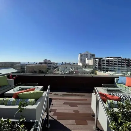 Rent this 2 bed apartment on Third Street Promenade in MAC Cosmetics, Third Street Promenade