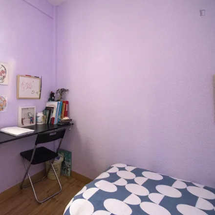Rent this 3 bed room on Madrid in Rastro Market, Calle Ribera de Curtidores
