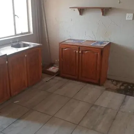 Image 3 - Signal Street, Quigney, East London, 5201, South Africa - Apartment for rent