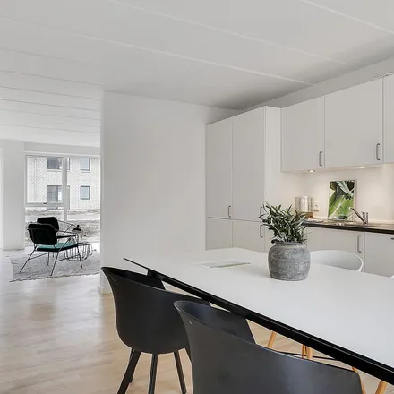 Rent this 4 bed apartment on Ved Sportspladsen 10E in 2610 Rødovre, Denmark