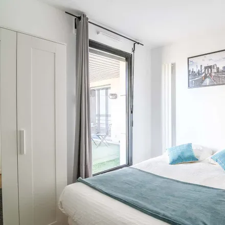 Rent this 6 bed room on 2 Avenue de l'Alsace-Lorraine in 92500 Rueil-Malmaison, France