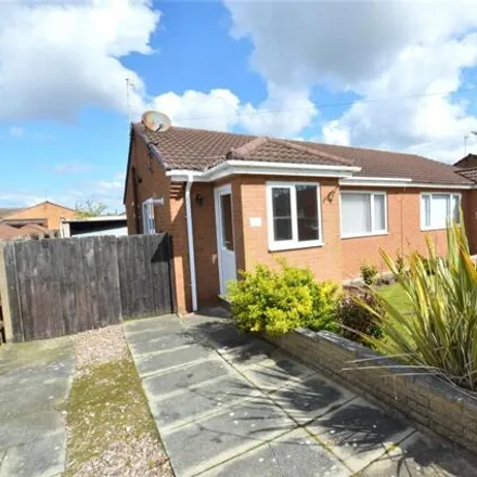 Buy this 2 bed duplex on Stanmore Park in Frankby, CH49 3AP