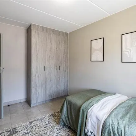 Rent this 2 bed apartment on unnamed road in Elarduspark, Pretoria