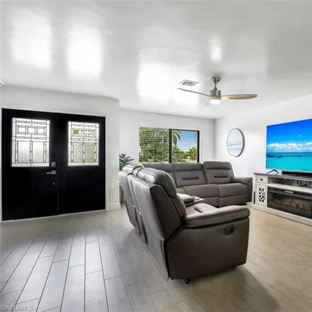 Image 2 - 387 Heathwood Drive, Marco Island, FL 34145, USA - House for sale