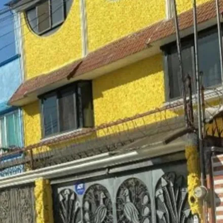 Buy this 3 bed house on Retorno 5 de Anselmo de la Portilla in Venustiano Carranza, 15900 Mexico City