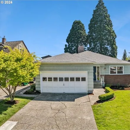 Buy this 2 bed house on 6044 Southeast Stephens Street in Portland, OR 97215