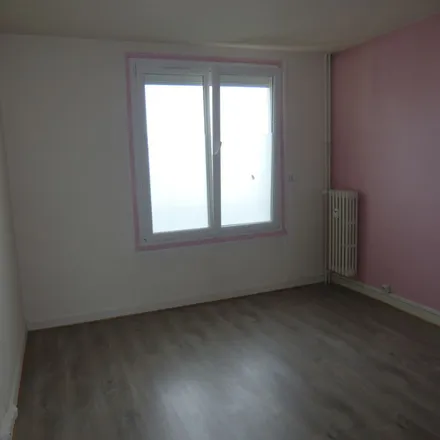 Image 2 - Rue des Tuileries, 51100 Reims, France - Apartment for rent