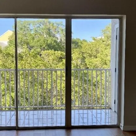 Image 7 - 643 99th Avenue North, Saint Petersburg, FL 33702, USA - Condo for sale