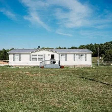 Buy this studio apartment on 661 Thompson Hill Road in Larue County, KY 42748