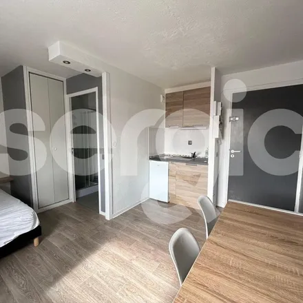 Rent this 1 bed apartment on 2 Rue de Lolliette in 62000 Arras, France