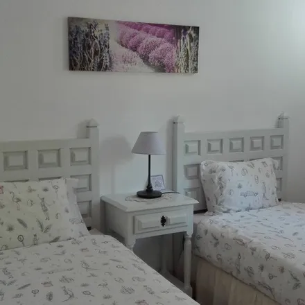 Rent this 2 bed townhouse on Estação Elevatória para Santa Bárbara de Nexe in Caminho dos Mármores, 8005-412 Faro