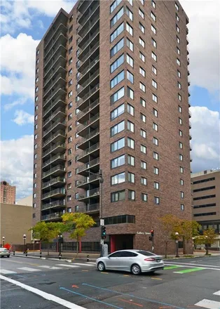 Buy this 2 bed condo on 15 West 10th Street in Saint Paul, MN 55102