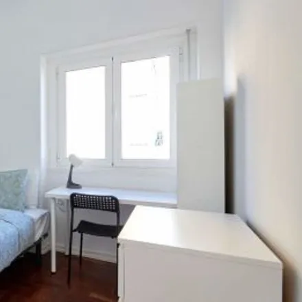 Rent this 4 bed room on Capital in Avenida Elias Garcia 87, 1050-097 Lisbon