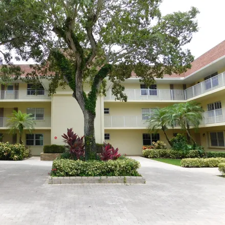 Buy this 1 bed condo on 5545 Tamberlane Circle in Palm Beach Gardens, FL 33418