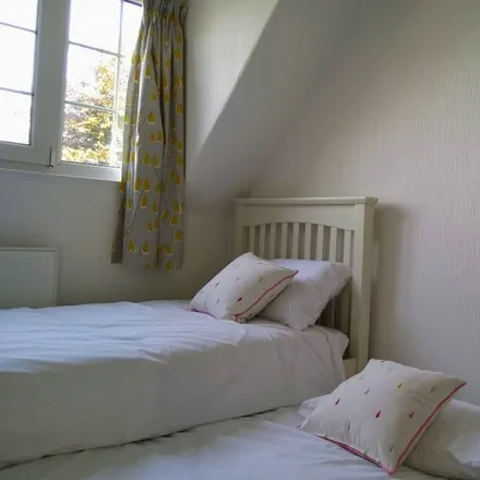 Rent this 4 bed house on Llangelynin in LL37 2UZ, United Kingdom