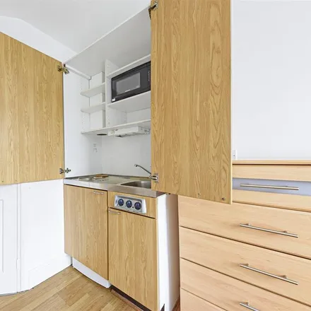 Image 2 - 18 Collingham Place, London, SW5 0TF, United Kingdom - Apartment for rent