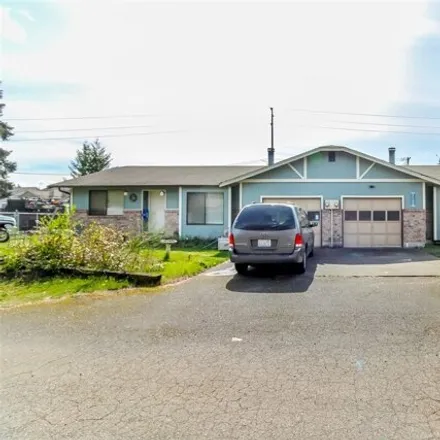 Buy this studio house on 3912 151st Street Court East in Pierce County, WA 98446