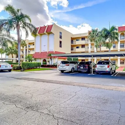 Buy this 2 bed condo on 23390 South Barwood Lane in Palm Beach County, FL 33428
