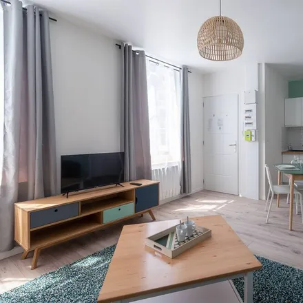 Image 8 - 02100 Saint-Quentin, France - Apartment for rent