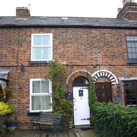 Rent this 2 bed apartment on Joiners Cottage in High Street, Overton