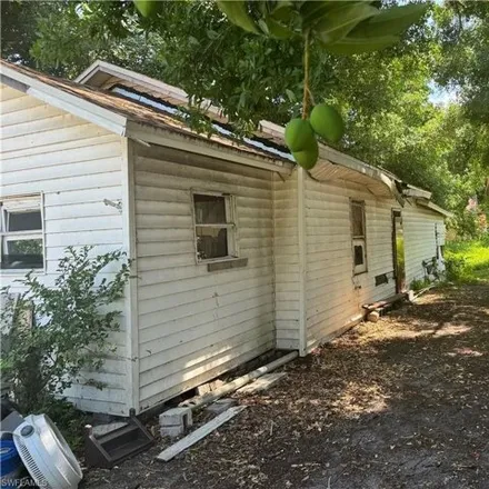 Image 3 - 90 Lake Street, Caloosa Mobile Home Village, North Fort Myers, FL 33903, USA - House for sale