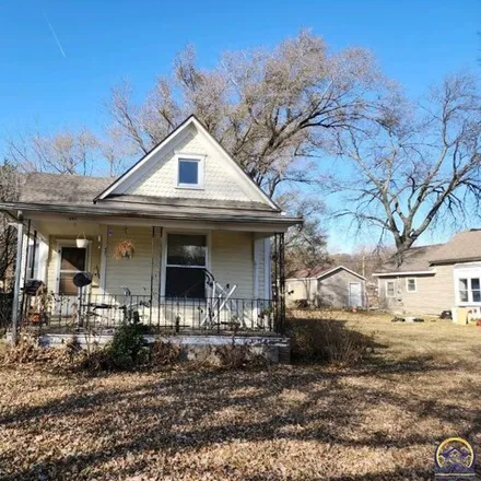 Buy this 2 bed house on 407 Southwest Taylor Street in Topeka, KS 66603