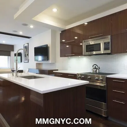 Image 3 - 224 East 49th Street, New York, NY 10017, USA - Apartment for rent