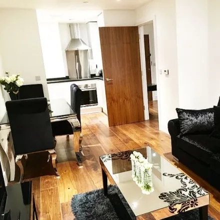 Image 1 - 35 Lincoln Plaza, Millwall, London, E14 9DR, United Kingdom - Apartment for rent